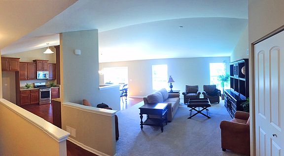 3rd image of 16432 Mueller Cir