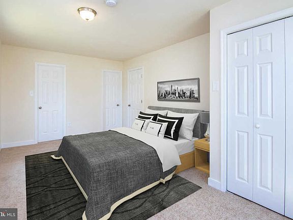 5th image of 1013 Kensington Way