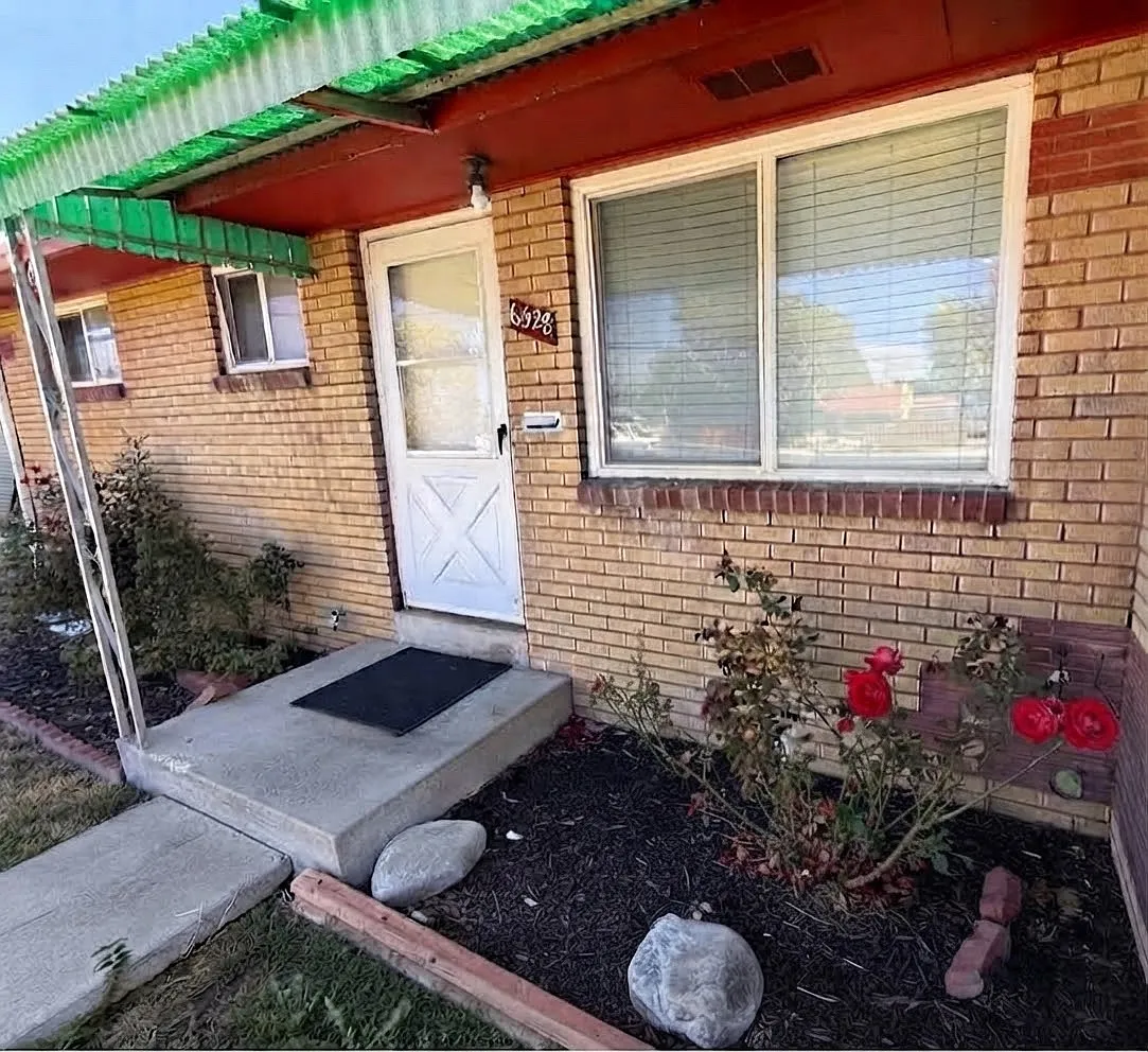 2 bed, 740 sqft, $1,775 — Photo 1