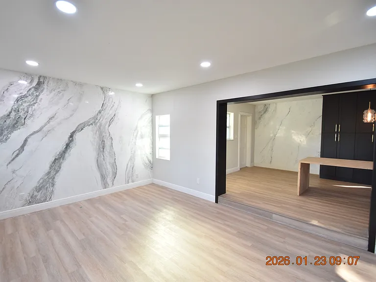 3606 1/2 River Grove Dr — Photo 8