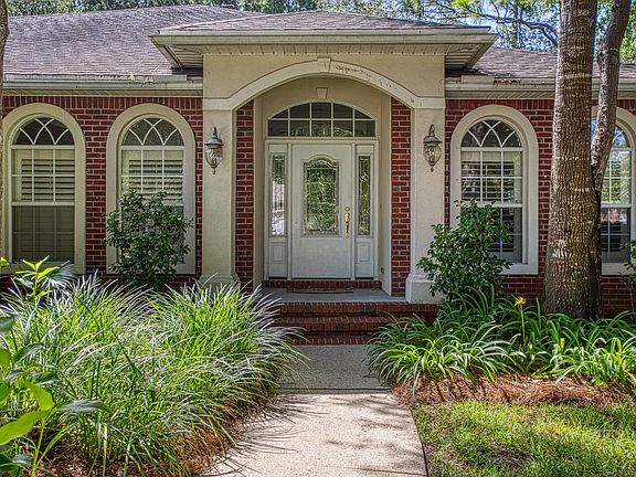 5th image of 811 Coldwater Creek Cir W