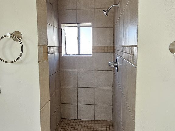3rd image of 926 N Tornillo St #10