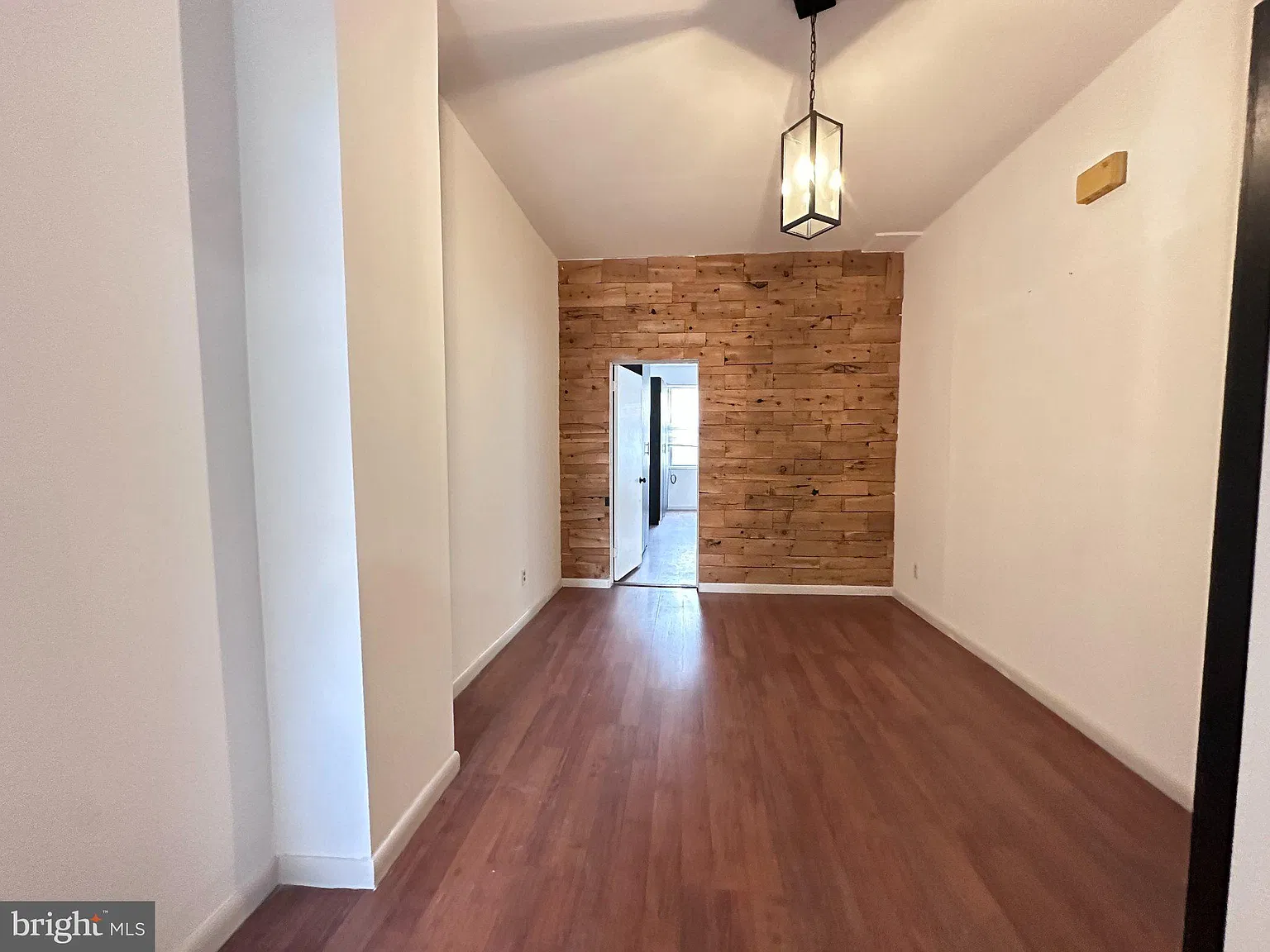 1 bed, 1.0 bath, 900 sqft, $1,600 — Photo 1