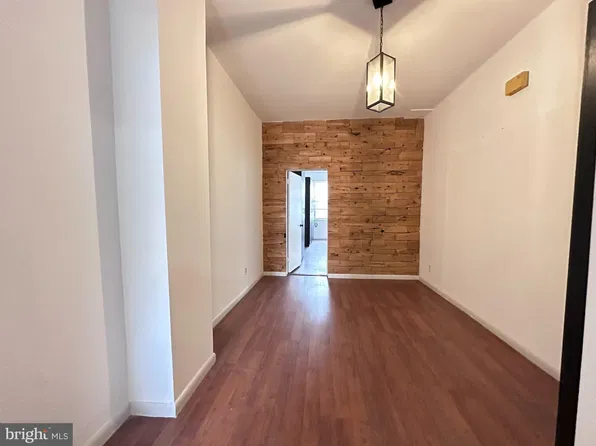 909 S 8th St Floor 2, Philadelphia, PA 19147