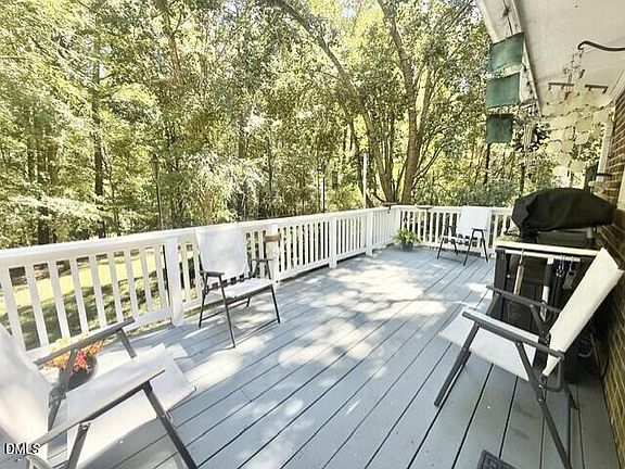 3rd image of 4113 Buchanan Dr
