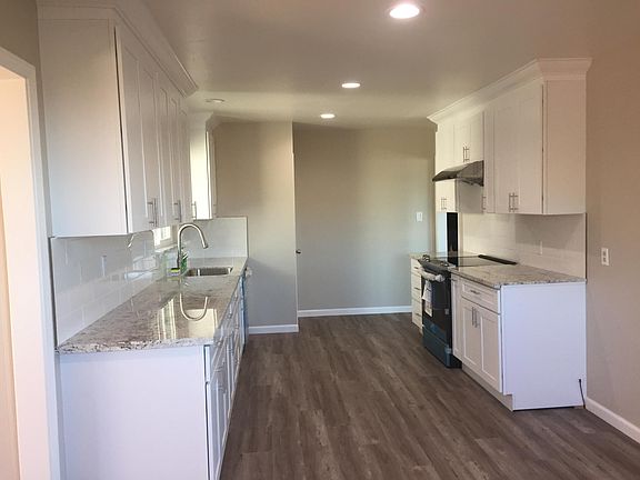 5th image of 16046 Cambrian Dr