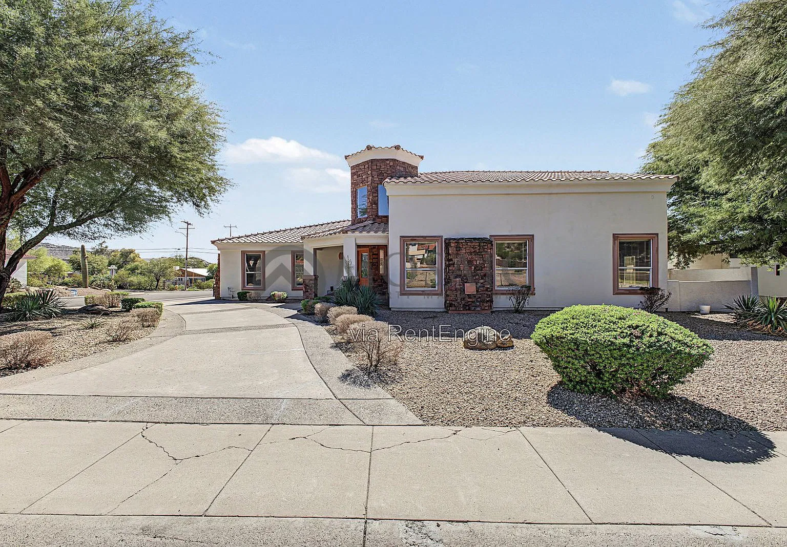 3 bed, 3.5 bath, 2820 sqft, $4,995 — Photo 2