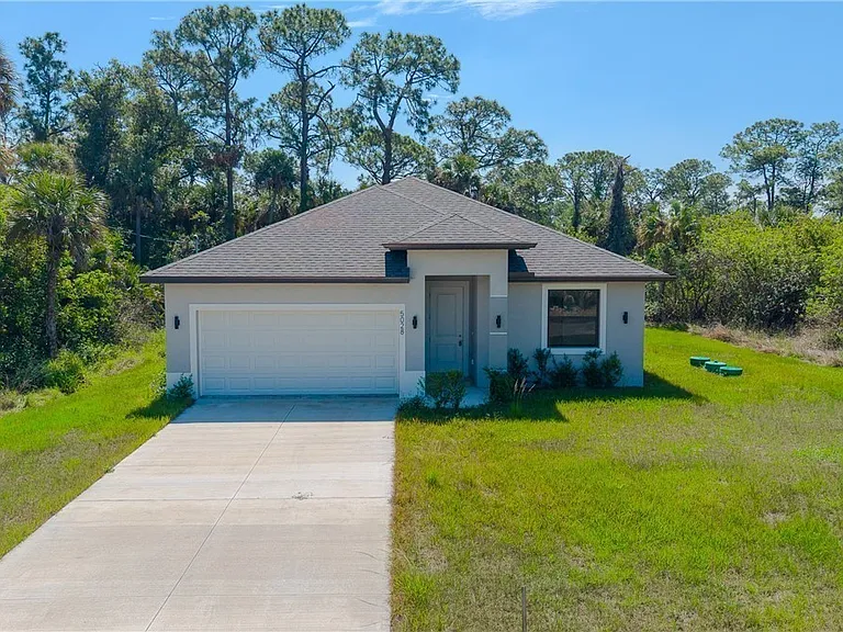 5028 W Tradewinds Cir — Photo 2