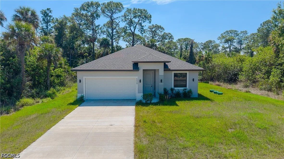 Building Photo - 5028 W Tradewinds Cir