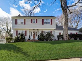 38 Bryden Pl, Ridgewood, NJ 07450