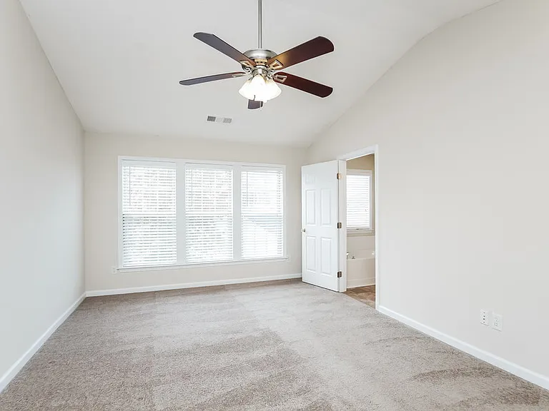 242 Regent Sq — Photo 9