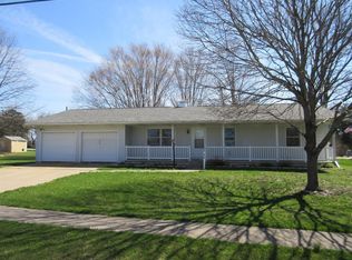 325 S 17th St, Hamilton, IL 62341
