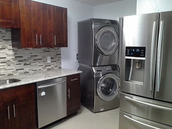 3rd image of 204 Foxtail Dr APT F1