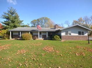 8 Countryview Dr, Yorkville, IL 60560