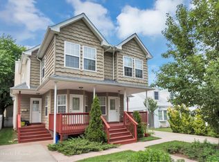 3 Nesaquake Ave, Port Washington, NY 11050