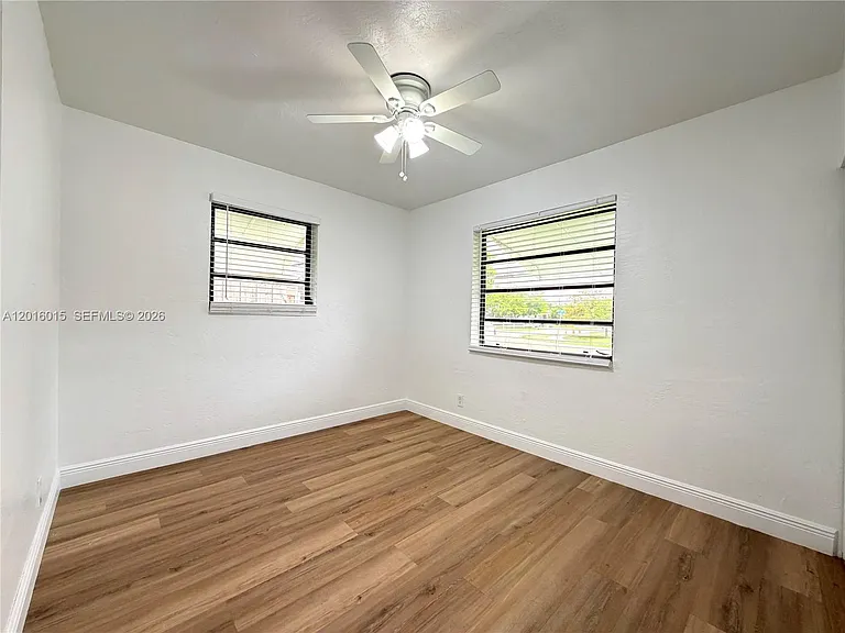 1740 SW 47th Ave — Photo 12
