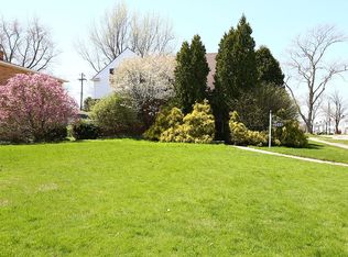 2288 S Green Rd, Beachwood, OH 44122