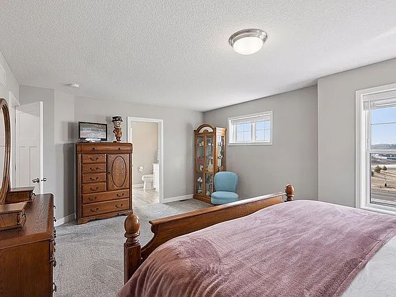 2nd image of 8067 Abercrombie Ln