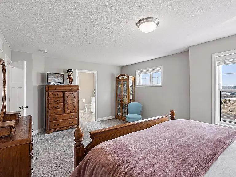 8067 Abercrombie Ln — Photo 2