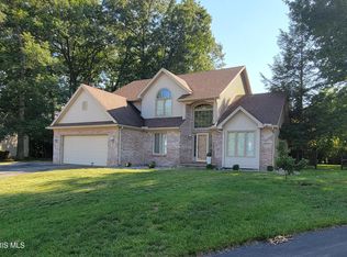 2327 Poplar Ct, Sylvania, OH 43560