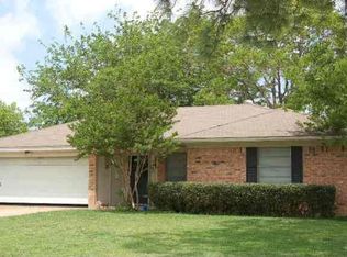 1206 Hemphill Dr, Cleburne, TX 76033