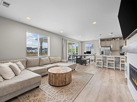 4th image of 9754 Ceylon Street