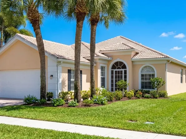 5405 Freeport Ln, Naples, FL 34119