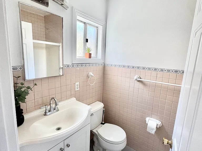 1266 3/4 N Kingsley Dr #1266-3/4 — Photo 12
