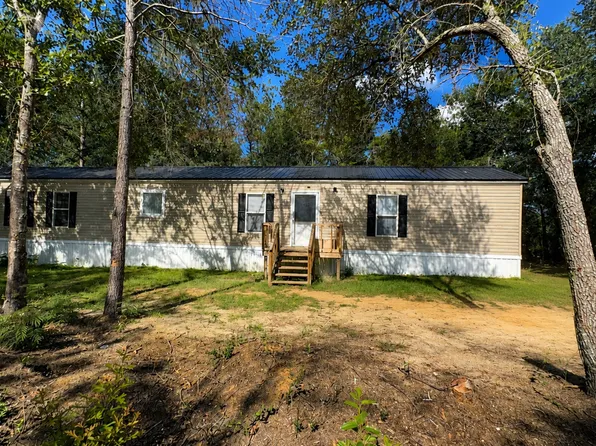 23 S 1st St, Glenwood, GA 30428