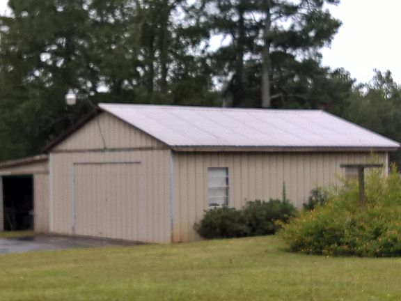 Large Shop Garage / Storage 