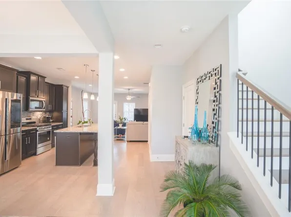 1754 Sanford Dr NW, Atlanta, GA 30318