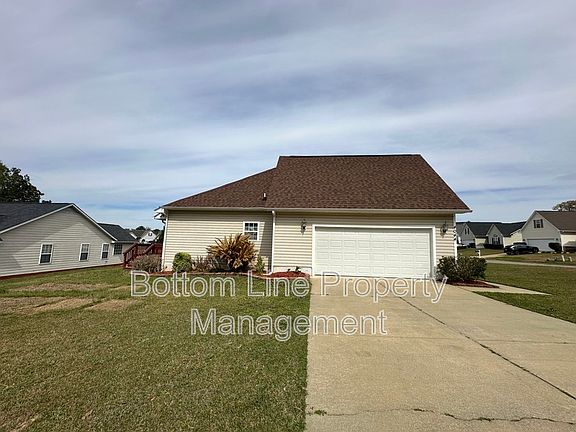 3rd image of 4044 Red Oak Dr