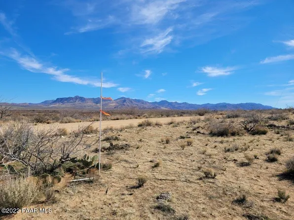 44 W Traveler Way, Congress, AZ 85332