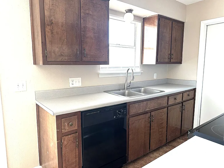 1602 Sagebrush Dr — Photo 7