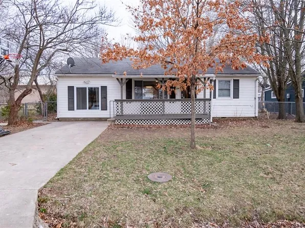 225 W 5th St, Adrian, MO 64720