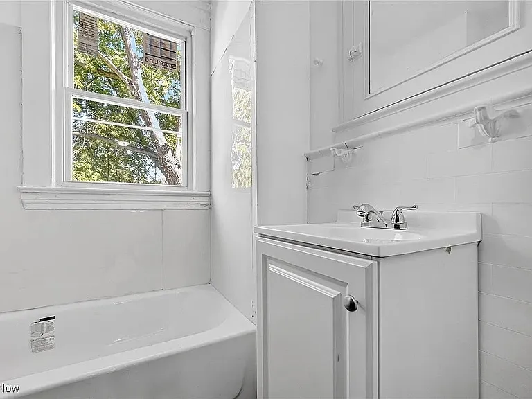 3557 W 32nd St #U — Photo 10
