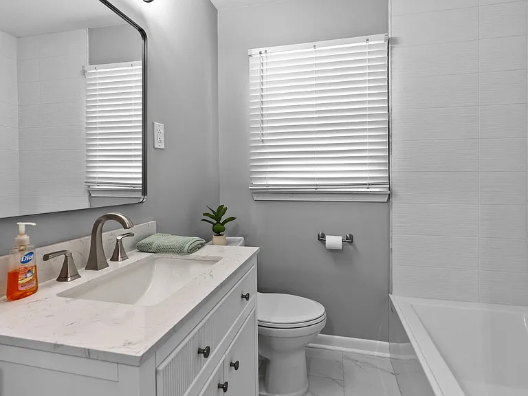 209 Oak Dr — Photo 8