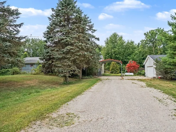 4160 Geneva Rd, Saint Louis, MI 48880