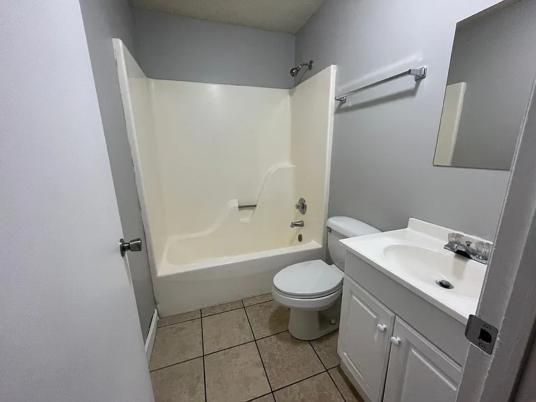2215 Jonathan Dr NW — Photo 5