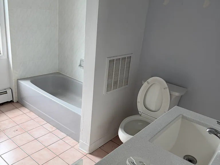 57 Osborn St — Photo 7