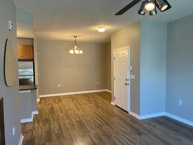 2 bed, 986 sqft, $1,695 — Photo 4