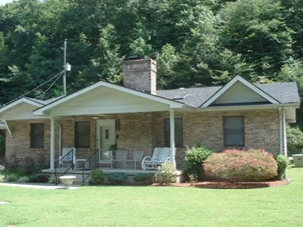 147 Honeysuckle Dr, Pikeville, KY 41501