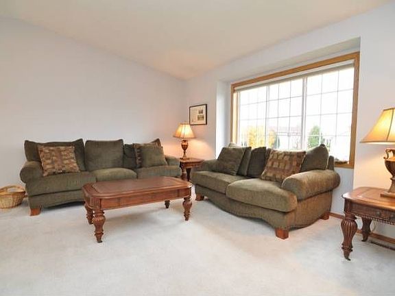 Vaulted Ceiling Living Rm