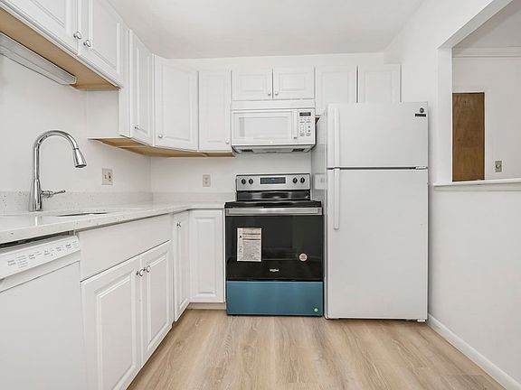 4th image of 59 Highland Glen Dr APT 331