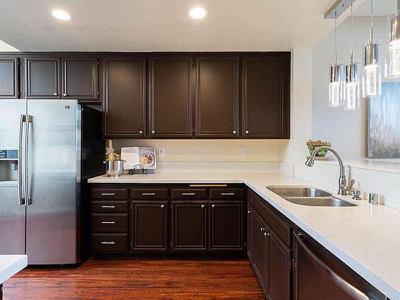 5th image of 605 Hazelwood Way Unit D