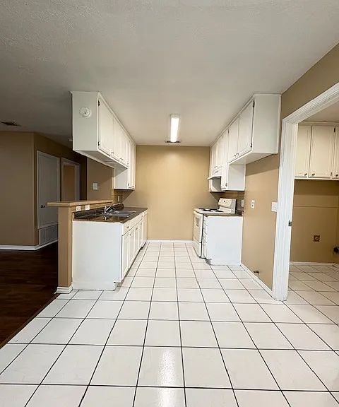 16062 Shoshone Dr — Photo 1