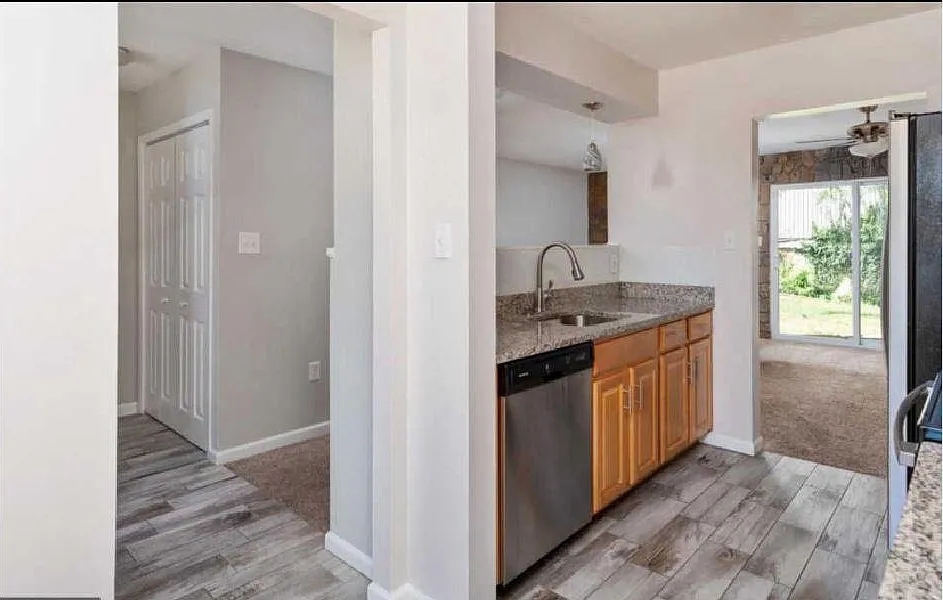 22 Helmsman Ct — Photo 4