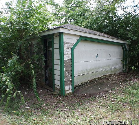 4th image of 670 E Haven Ave