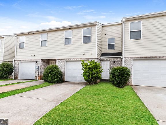 3rd image of 1515 Hydrangea Ln