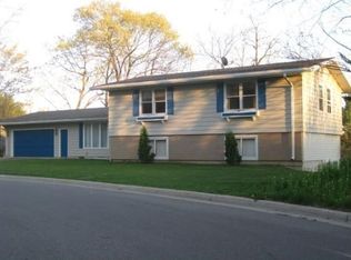 834 Log Lodge Ct, Baraboo, WI 53913